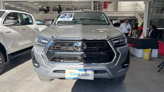 TOYOTA HILUX 2.8 D-4D TURBO DIESEL CD SRX 4X4 AUTOMÁTICO TOYOTA HILUX 2.8 D-4D TURBO DIESEL CD SRX 4X4 AUTOMÁTICO